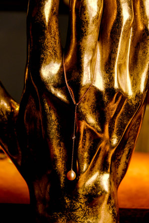 Custom-Made Gold and Diamond Jewelry for Special Momentsの写真素材