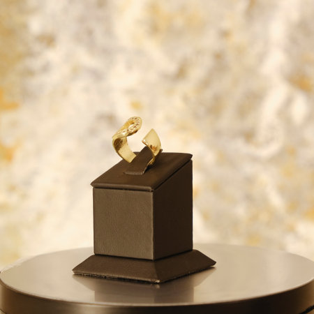 Luxurious Gold and Diamond Jewelry for Anniversary Giftsの写真素材