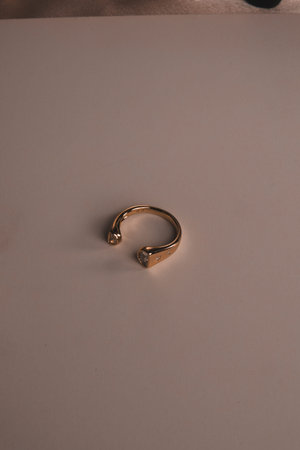 Shimmering Gold and Diamond Jewelry for Evening Elegance