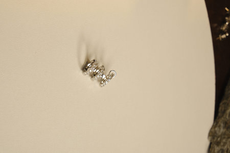 Classic Gold Jewelry with Brilliant Diamonds