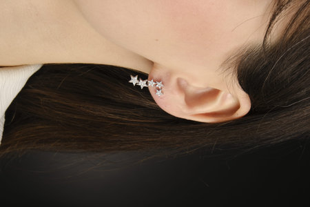 Luxurious Gold and Diamond Jewelry for Anniversary Gifts