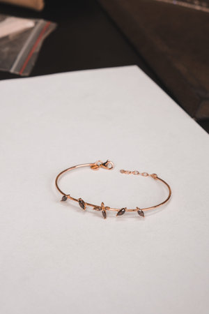 Luxurious Gold and Diamond Jewelry for Anniversary Gifts