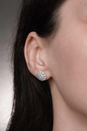 Stylish Gold and Diamond Jewelry for Modern Womenの写真素材