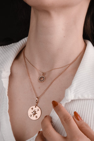 Shimmering Gold and Diamond Jewelry for Evening Elegance