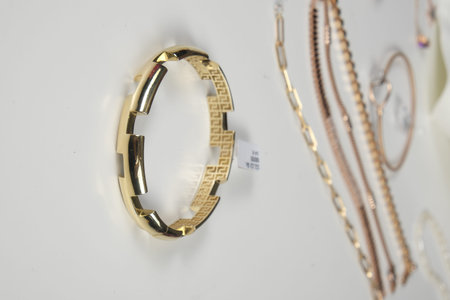 Precious Gold and Diamond Jewelry for Her