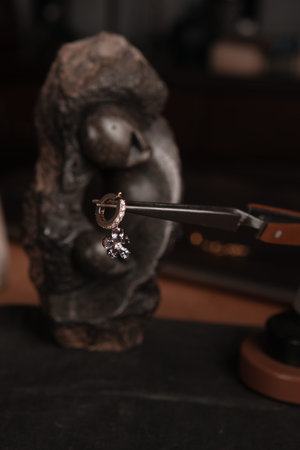 Bold and Elegant Diamond and Gold Statement Piecesの写真素材