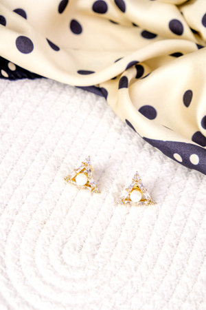 Classic Gold and Diamond Wedding Jewelry Setsの写真素材