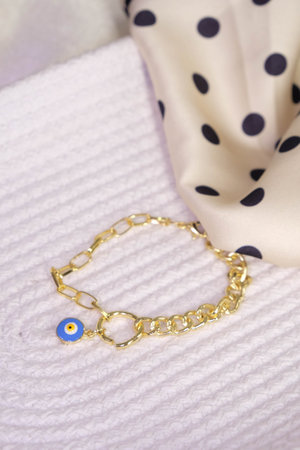 Chic Gold and Diamond Jewelry for Everyday Eleganceの写真素材