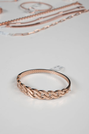 Elegant Gold and Diamond Jewelry for Special Occasions