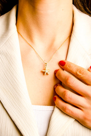 Glimmering Diamond and Gold Jewelry for Every Styleの写真素材