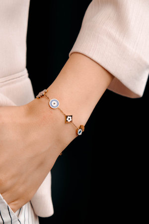 Stylish Gold and Diamond Jewelry for Modern Womenの写真素材