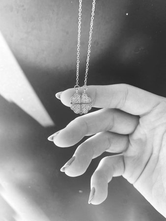 Classic Gold and Diamond Wedding Jewelry Setsの写真素材