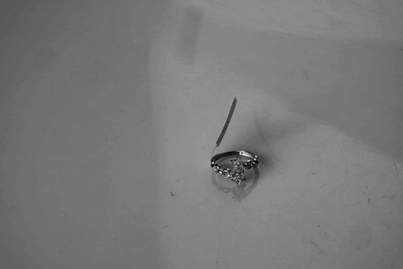 Stylish Gold and Diamond Jewelry for Modern Womenの写真素材