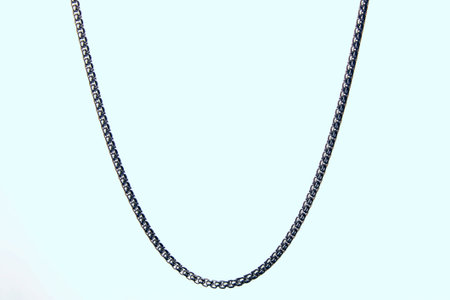 Classic Jewelry with Brilliant Diamonds