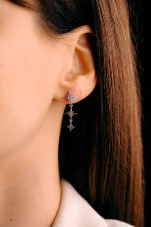 Luxurious Gold and Diamond Jewelry for Anniversary Gifts