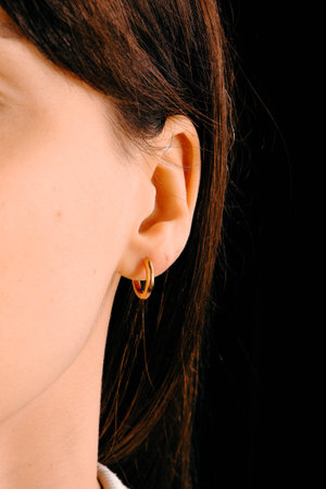 Classic Gold Jewelry with Brilliant Diamonds