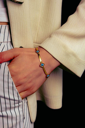 Luxurious Gold and Diamond Jewelry for Anniversary Gifts