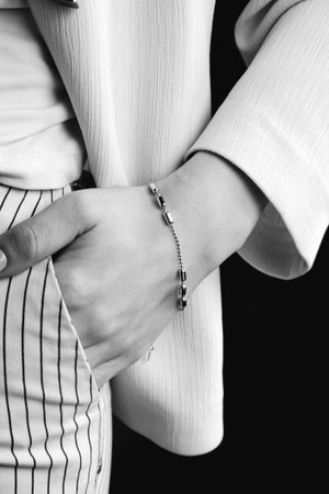 Shimmering Gold and Diamond Jewelry for Evening Elegance