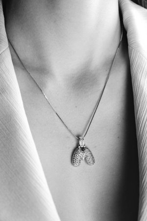 Handmade precious jewelry. Bijouterie and jewelery gold and diamonds for women