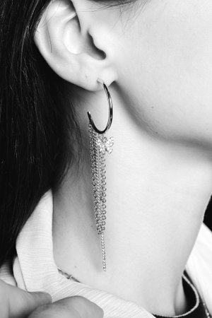 Classic Diamond and Gold Jewelry for Women