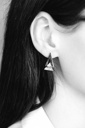 Classic Gold Jewelry with Brilliant Diamonds