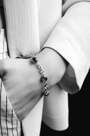 Luxury Bridal Jewelry: Diamonds and Gold Engagement Jewelryの写真素材