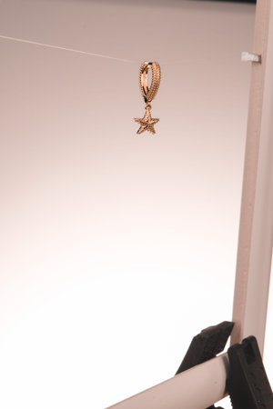 Luxurious Gold and Diamond Jewelry for Anniversary Gifts