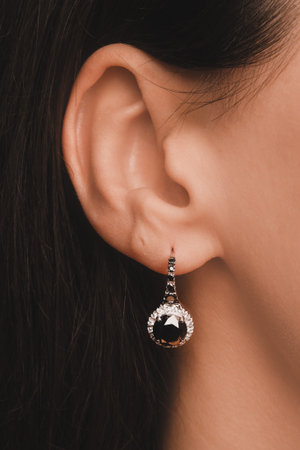 Luxury Bridal Jewelry: Diamonds and Gold Engagement Jewelryの写真素材