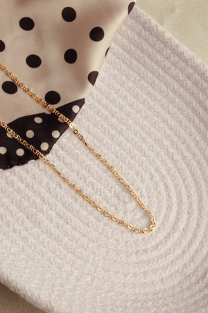 Classic Gold Jewelry with Brilliant Diamonds