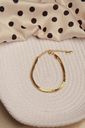 Stylish and Elegant Gold Diamond Jewelry Pieces