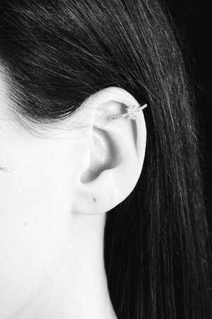 Alluring Gold and Diamond Wedding Bandsの写真素材