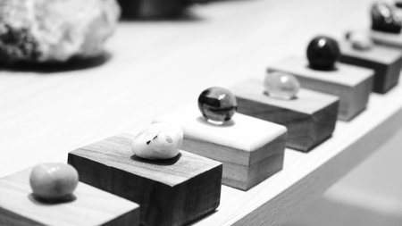 Classic Gold and Diamond Wedding Jewelry Setsの写真素材