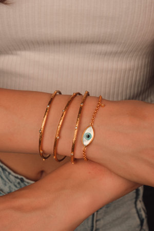 Luxurious Jewelry Pieces: Gold and Diamonds Together