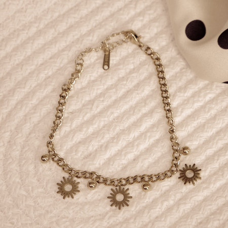 Stylish jewellery.