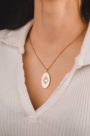 Custom-Made Gold and Diamond Jewelry for Special Momentsの写真素材