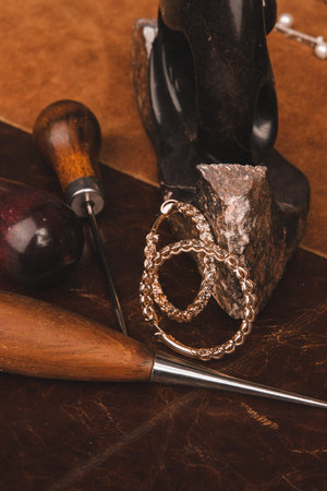 Luxurious Jewelry Pieces: Gold and Diamonds Together