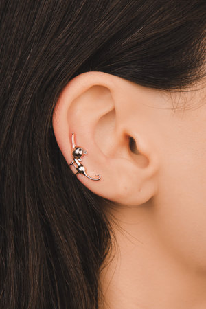 Luxurious Diamond Jewelry in Elegant Gold Settings