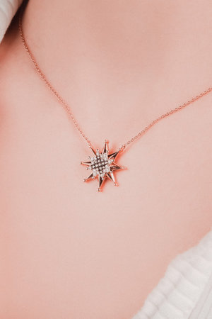Personalized Gold and Diamond Jewelry Gifts