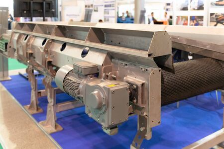 .Belt conveyor for sorting garbage. Conveyor belt for waste separation.の写真素材