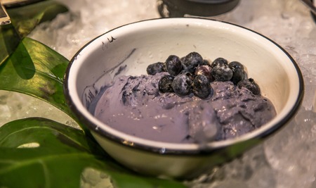 plate with natural mask for the face, the concept of Spa and relaxationの写真素材