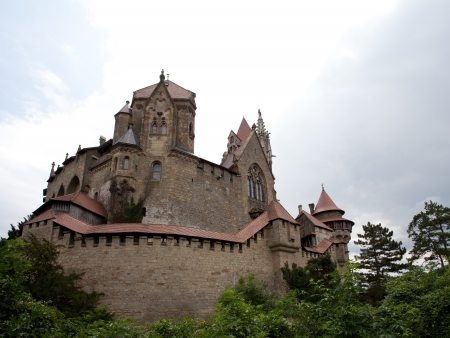 Kreuzenstein Castle, locally known as Burg Kreuzenstein, lies north of the village of Leobendorf, east of the city of Stockerau in the province of Lower Austria in Austria  のeditorial素材