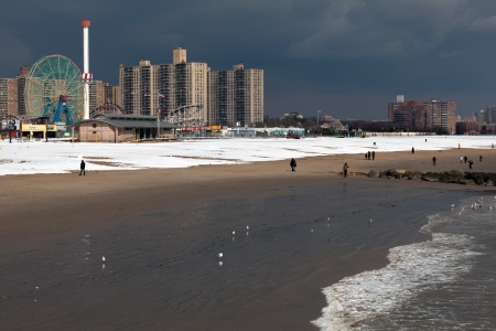 The Wonder Wheel and Astroland Park on the Coney Island beach during winterのeditorial素材