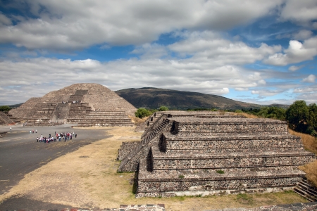Teotihuacan is an enormous archaeological site in the Basin of Mexico, just 30 miles northeast of Mexico City, containing some of the largest pyramidal structures built in the pre-Columbian Americas の写真素材