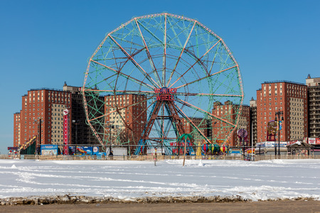 BROOKLYN, NY - JANUARY 24 2016: Coney Island beach after the blizzard of 2016 when New York saw its second-highest snowfall since records began in 1869.のeditorial素材