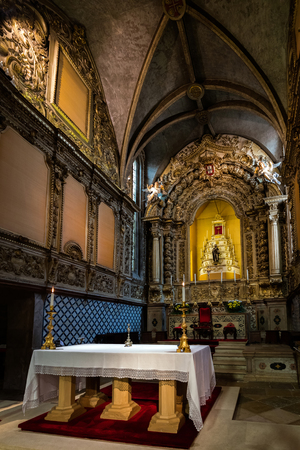 Altar of the 15th-century Church of St. John the Baptist, built by King Manuel I in the Manueline style.のeditorial素材
