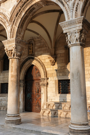 16th century Sponza Palace in Dubrovnik, Croatia, built in a mixed Gothic and Renaissance style between 1516 and 1522 by Paskoje Milicevic Mihov.のeditorial素材