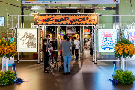 Big Bad Wolf, The biggest book sales in Bangkok Thailand, Aug 10, 2017 : Main entrance on VIP presale dayのeditorial素材
