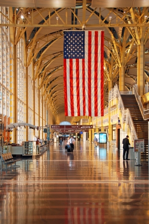 WASH DC  CIRCA JUNE 09: Ronald Reagan Washington National Airport circa June 09 in Washington DC, USA. Only international flights are allowed to land. In 2006, the airport served approximately 18,5 million passengers.のeditorial素材
