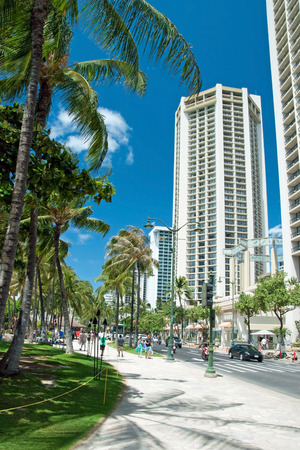 OAHU, HI - SEPTEMBER 19, 2011 ? Street of Honolulu close to Waikiki beach September 19, 2011 in Oahu. Waikiki beach is beachfront neighborhood of Honolulu, best known for white sand and surfingのeditorial素材