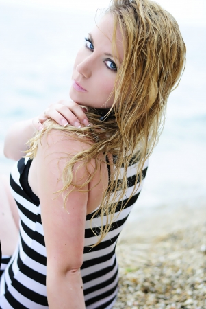 beautiful blonde ashore epidemic deathes
の写真素材